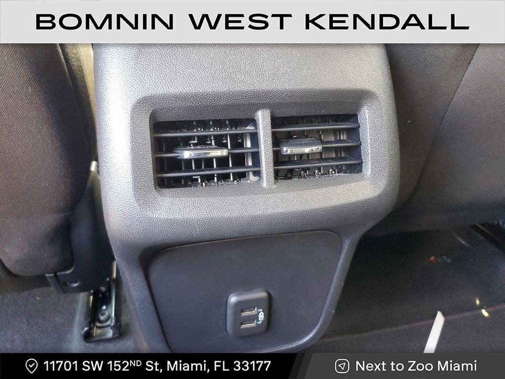 used 2023 Chevrolet Equinox car, priced at $18,990
