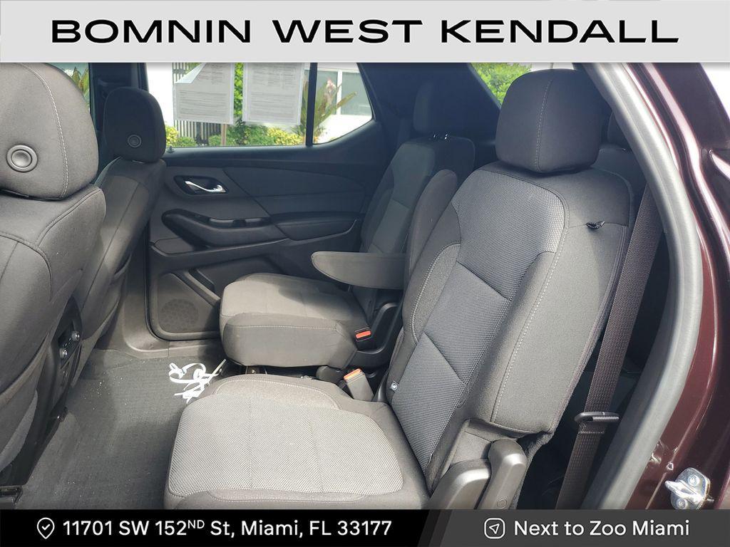 used 2023 Chevrolet Traverse car, priced at $17,990