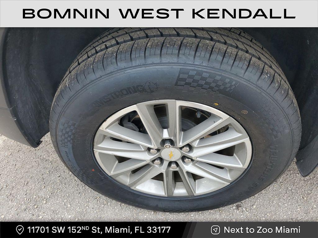 used 2023 Chevrolet Traverse car, priced at $17,990