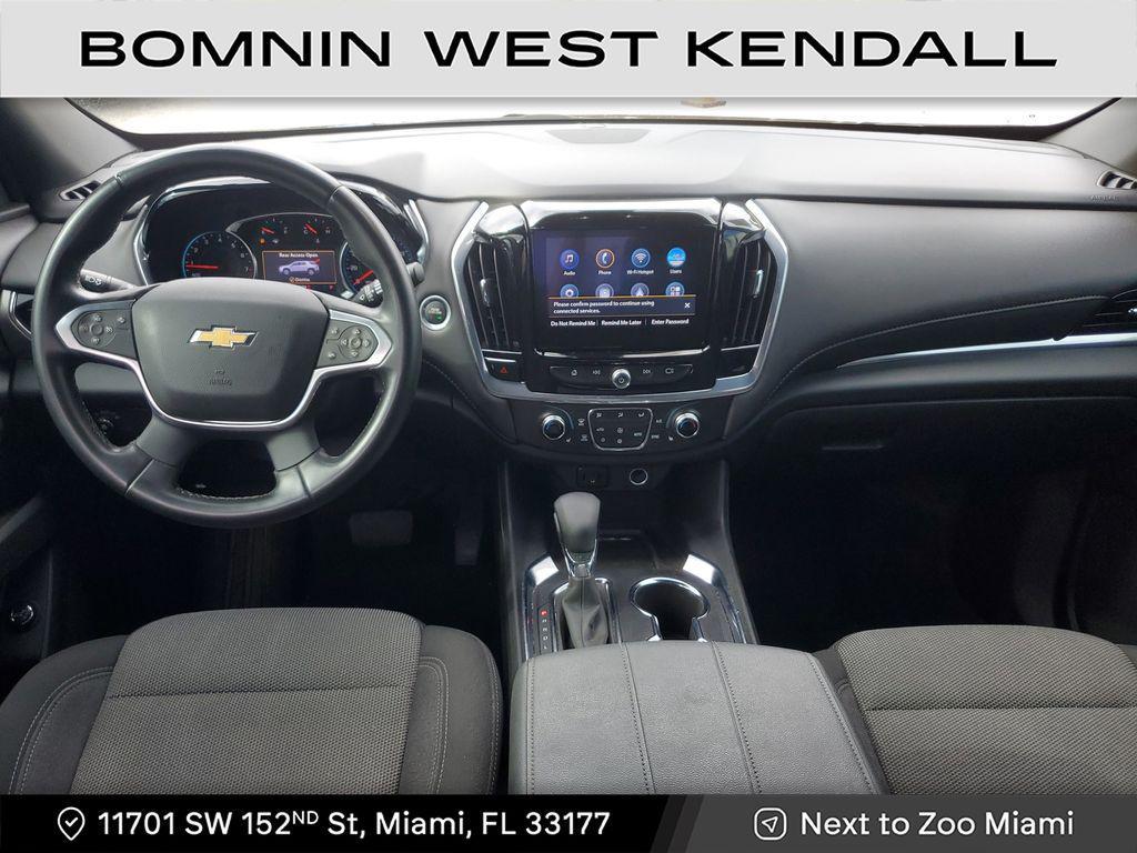 used 2023 Chevrolet Traverse car, priced at $17,990