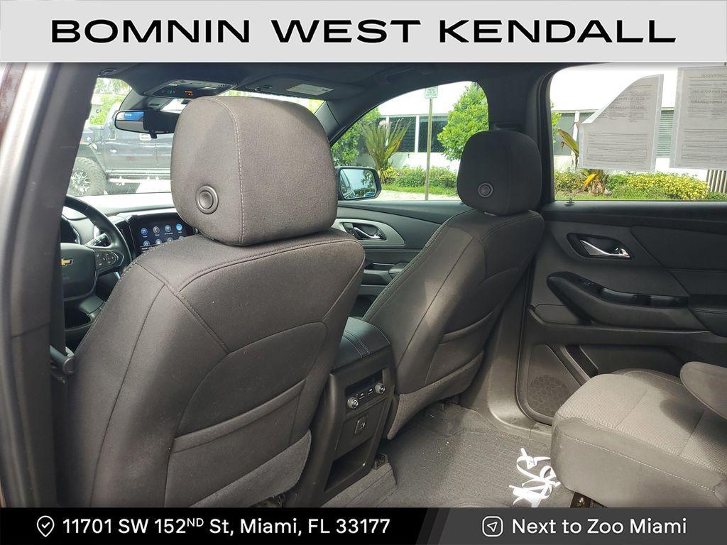 used 2023 Chevrolet Traverse car, priced at $17,990