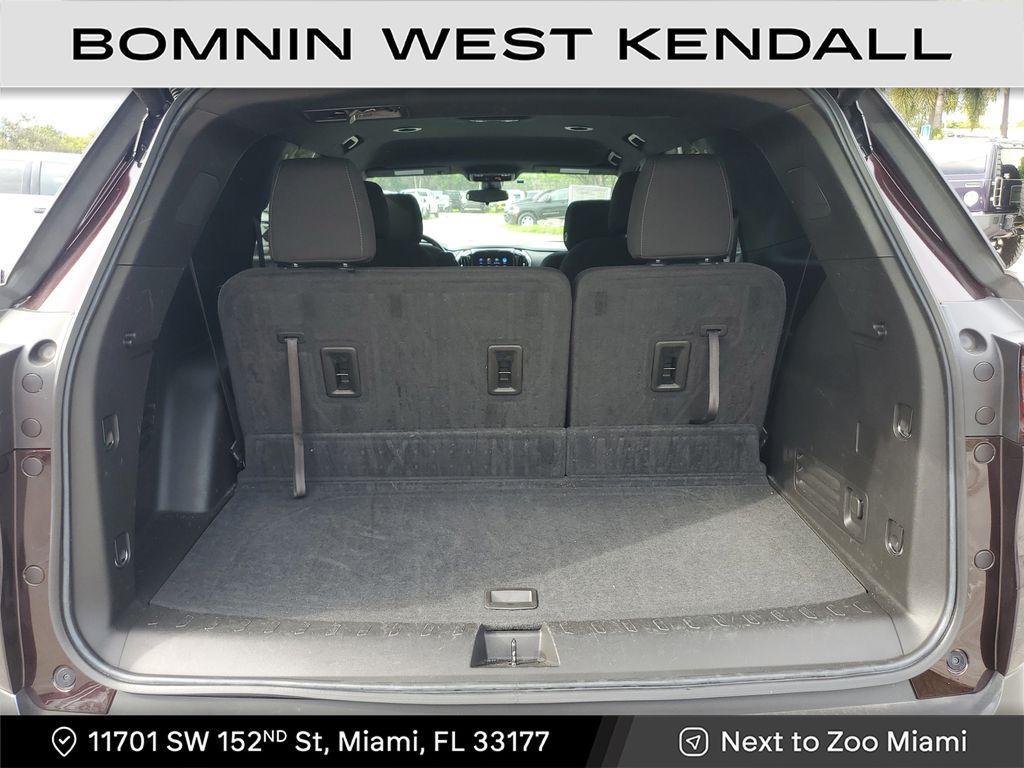 used 2023 Chevrolet Traverse car, priced at $17,990