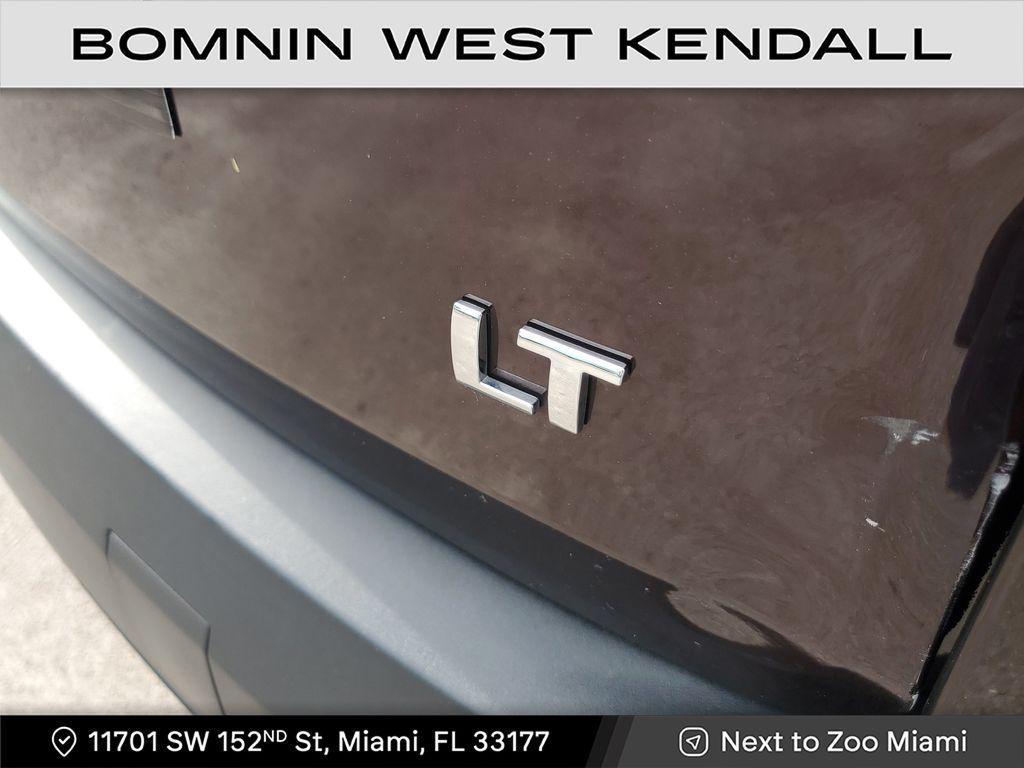 used 2023 Chevrolet Traverse car, priced at $17,990