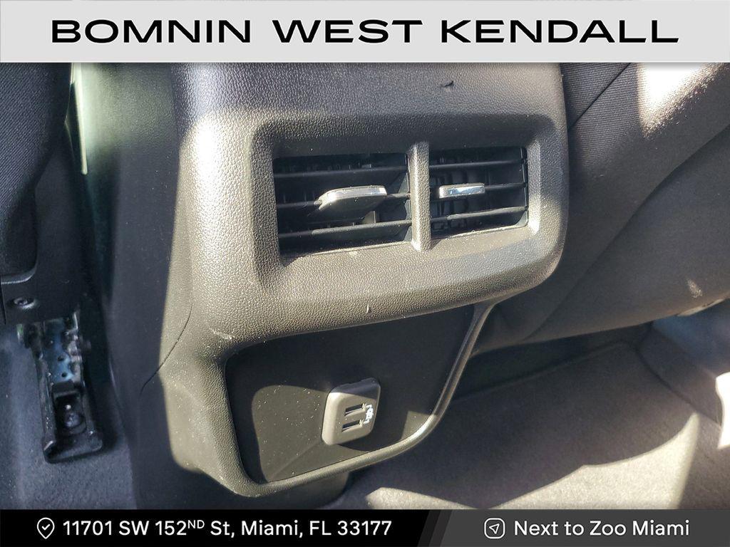 used 2022 Chevrolet Equinox car, priced at $13,490