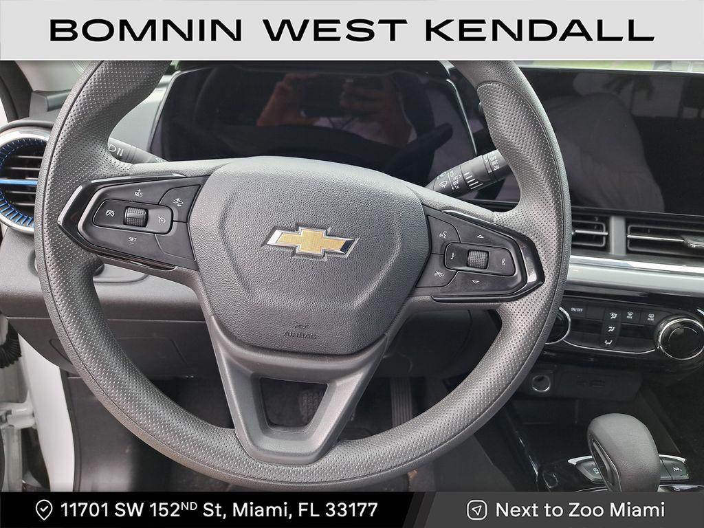 used 2025 Chevrolet Trax car, priced at $19,990
