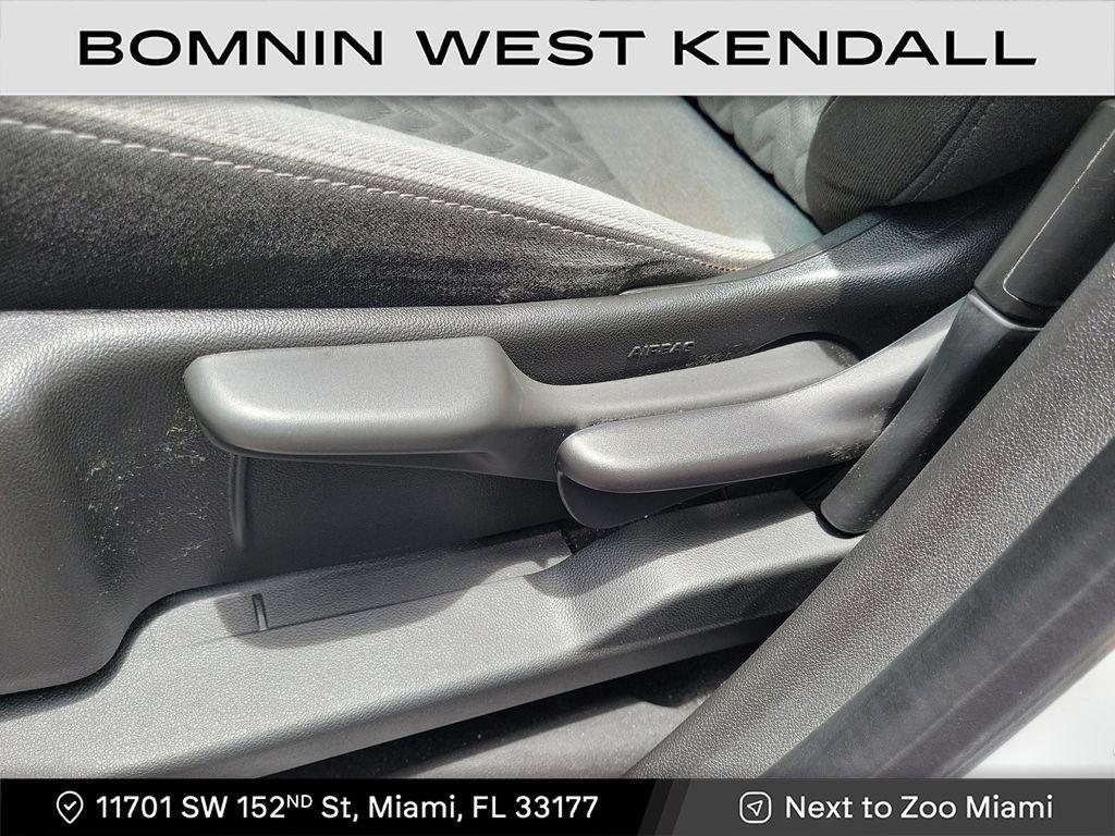 used 2024 Chevrolet Equinox car, priced at $14,490