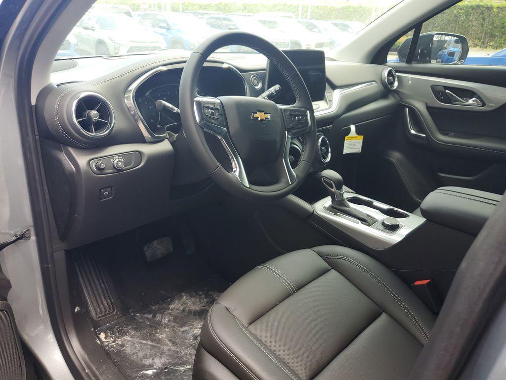 new 2025 Chevrolet Blazer car, priced at $32,090