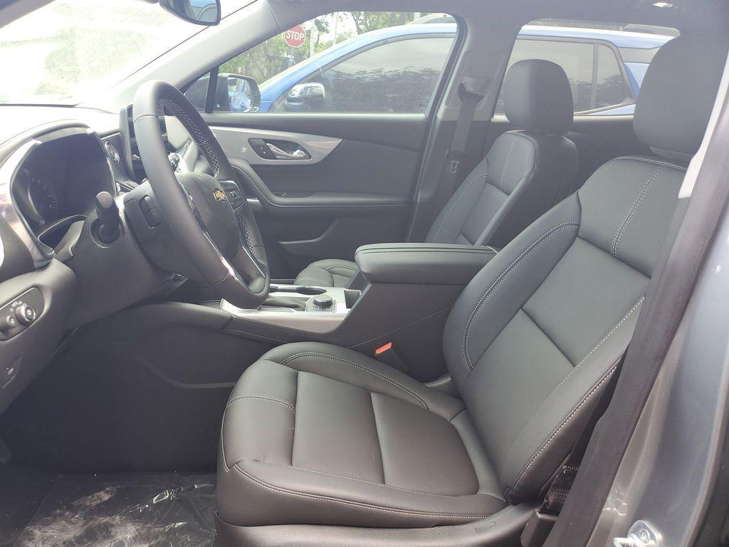 new 2025 Chevrolet Blazer car, priced at $32,090