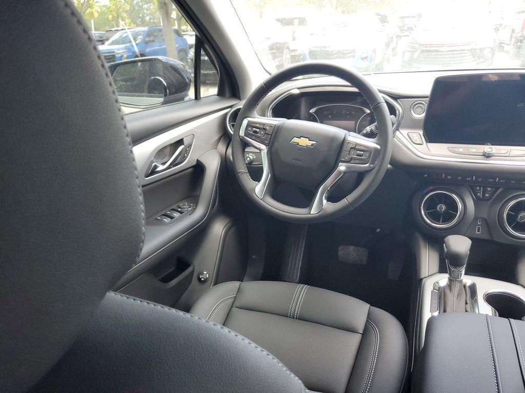 new 2025 Chevrolet Blazer car, priced at $32,090