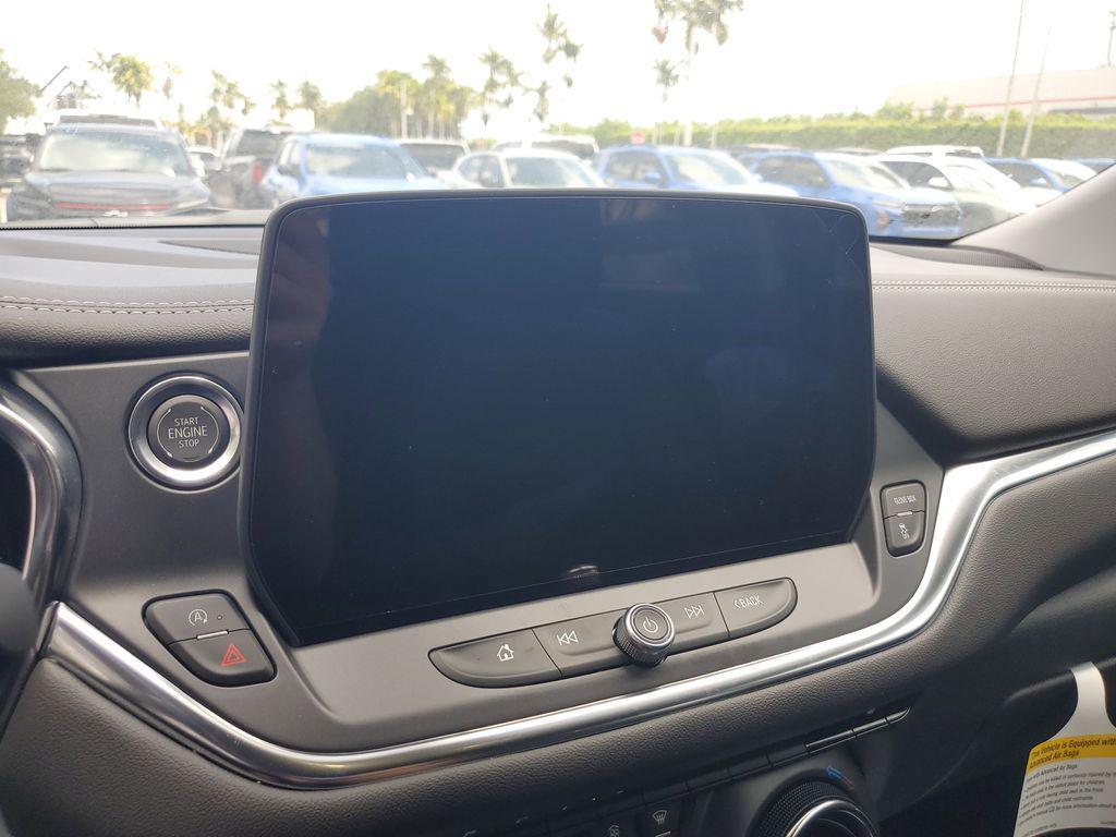 new 2025 Chevrolet Blazer car, priced at $32,090