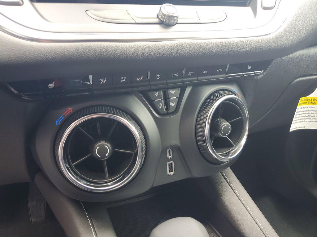 new 2025 Chevrolet Blazer car, priced at $32,090