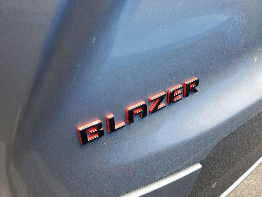 new 2025 Chevrolet Blazer car, priced at $32,090