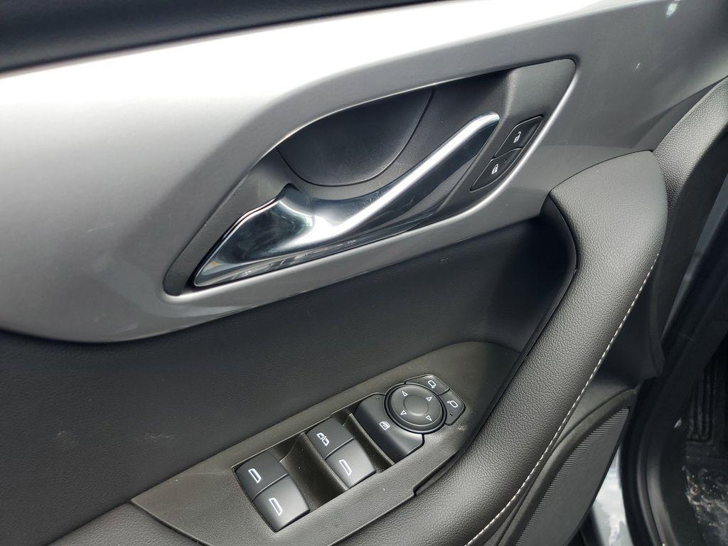 new 2025 Chevrolet Blazer car, priced at $32,090