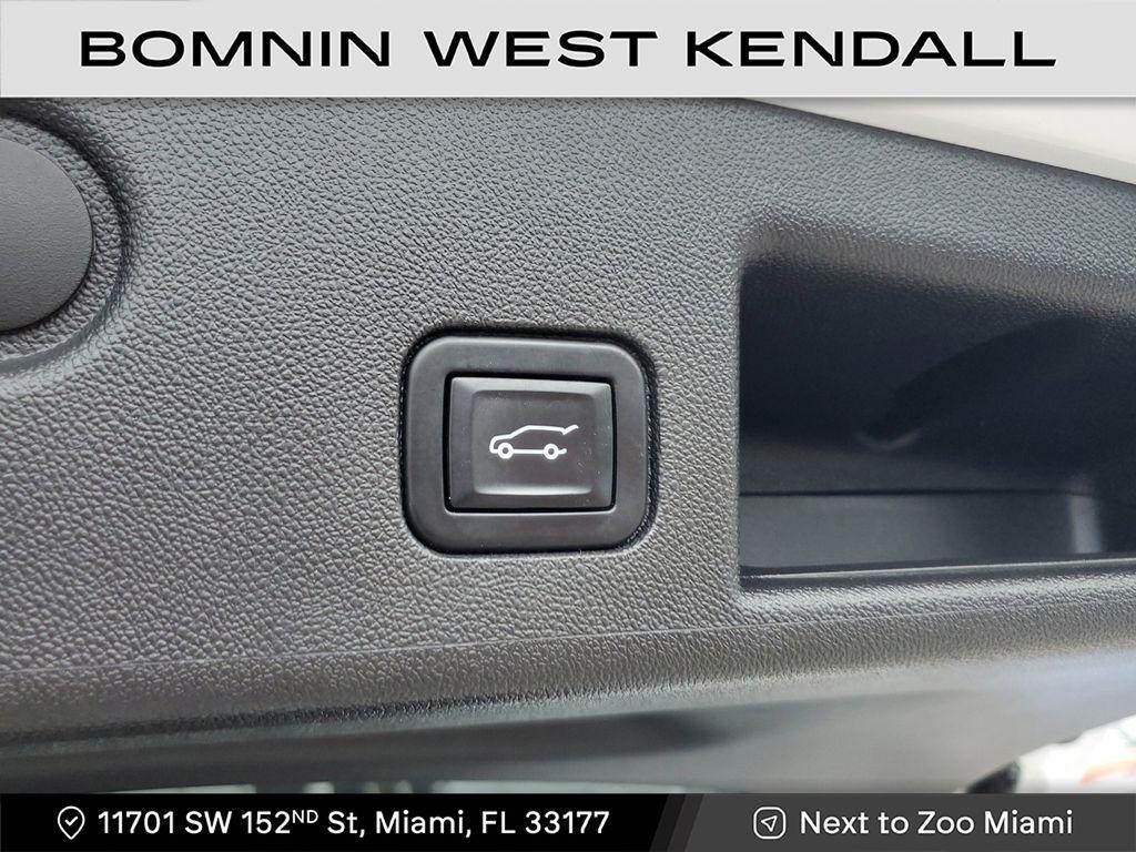 used 2022 Chevrolet Equinox car, priced at $13,990