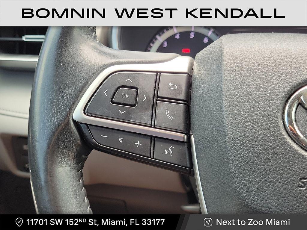used 2022 Toyota Highlander car, priced at $28,990