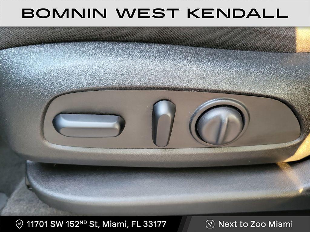 used 2023 Chevrolet Equinox car, priced at $17,490