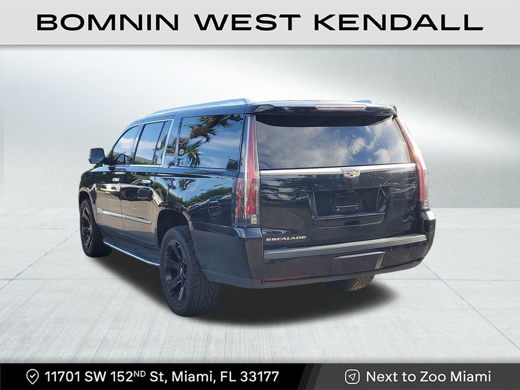 used 2019 Cadillac Escalade ESV car, priced at $33,490