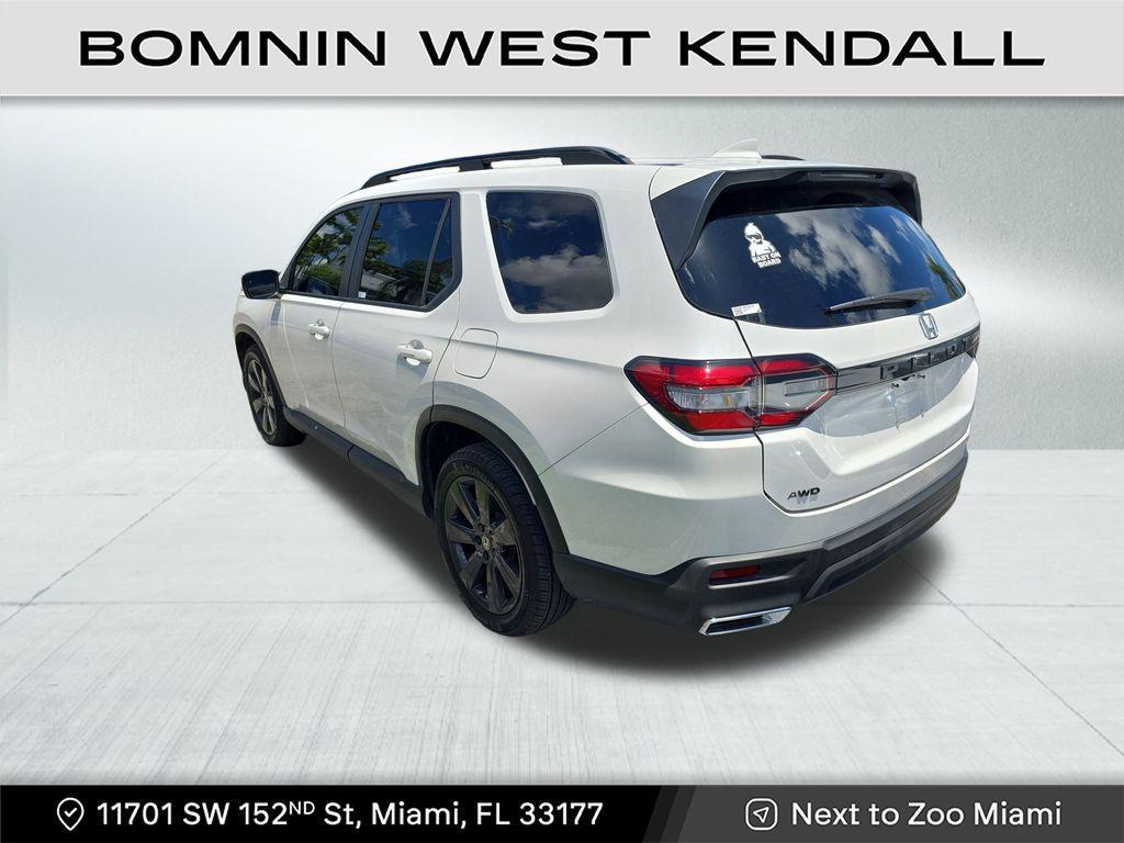 used 2023 Honda Pilot car, priced at $35,990