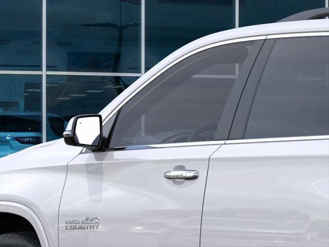 new 2024 Chevrolet Traverse car, priced at $53,640
