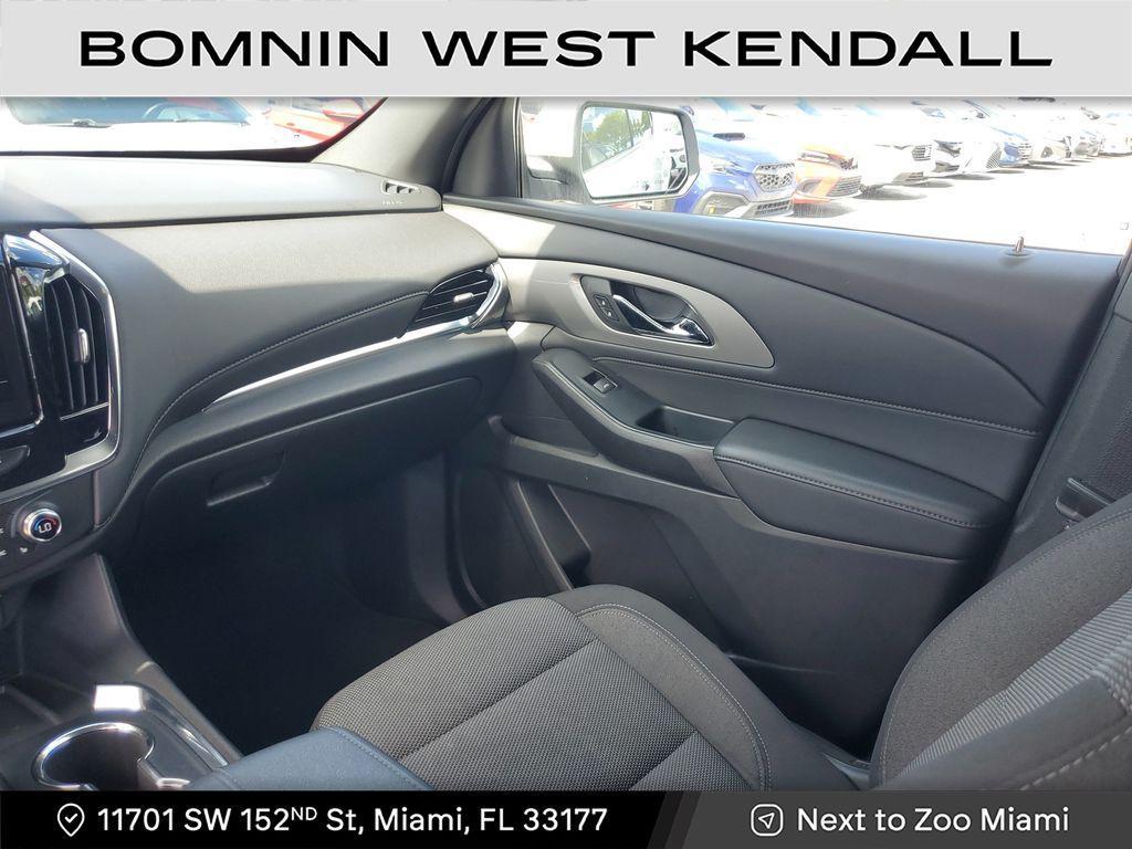used 2023 Chevrolet Traverse car, priced at $26,490
