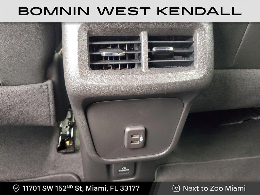 used 2023 Chevrolet Equinox car, priced at $18,990