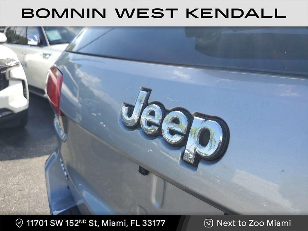 used 2018 Jeep Grand Cherokee car, priced at $15,490