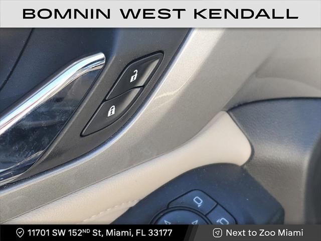 used 2023 Chevrolet Traverse car, priced at $24,490