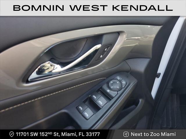 used 2023 Chevrolet Traverse car, priced at $31,990