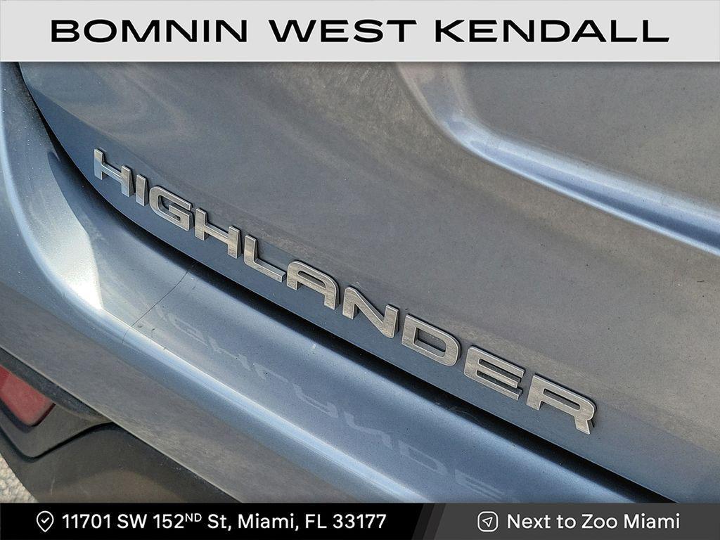 used 2024 Toyota Highlander car, priced at $31,990