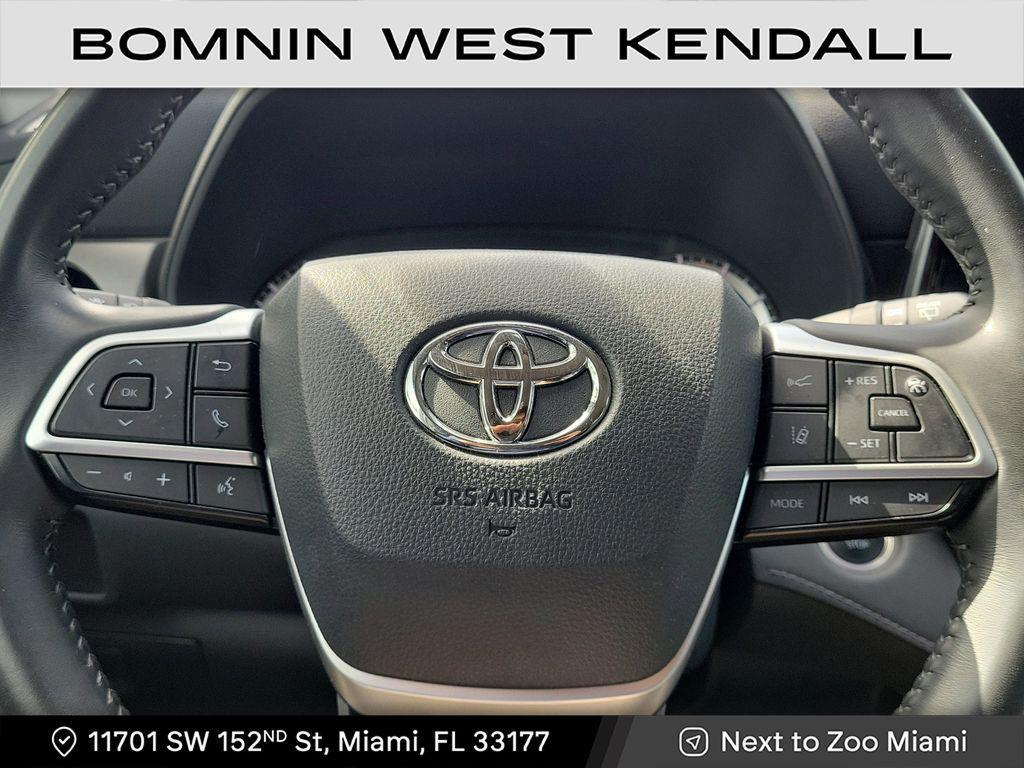 used 2024 Toyota Highlander car, priced at $31,990