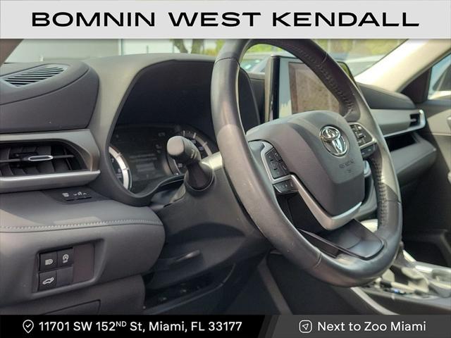used 2024 Toyota Highlander car, priced at $34,990
