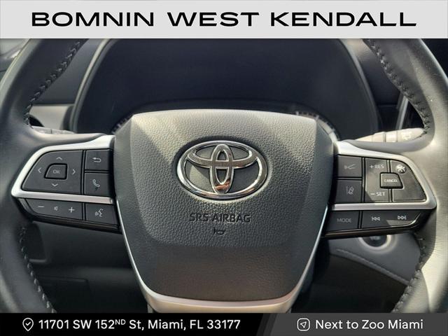 used 2024 Toyota Highlander car, priced at $34,990