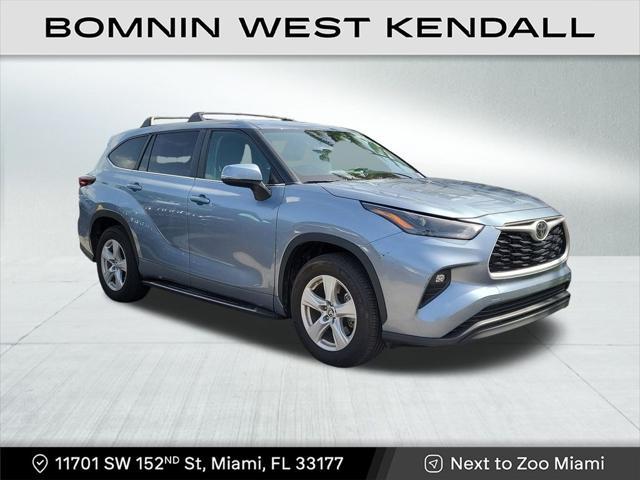 used 2024 Toyota Highlander car, priced at $34,990