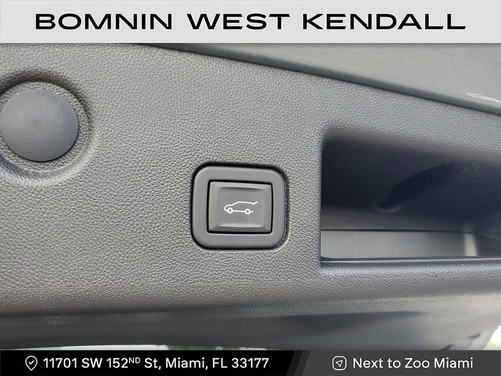 used 2024 Chevrolet Equinox car, priced at $19,490