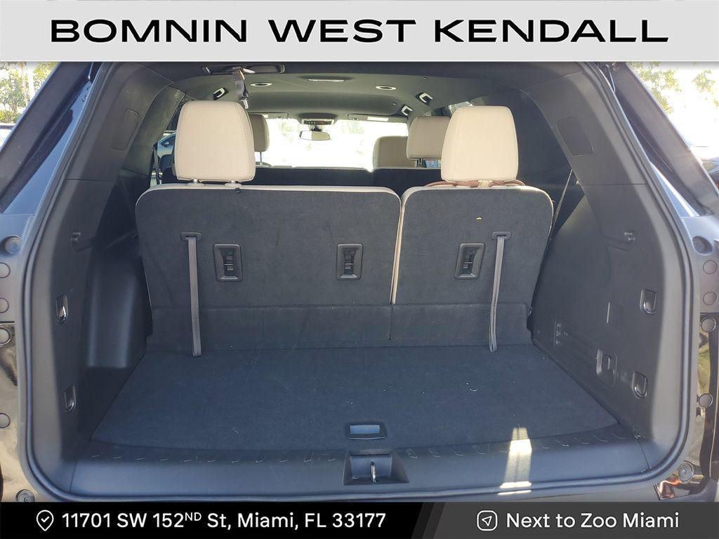 used 2023 Chevrolet Traverse car, priced at $21,990