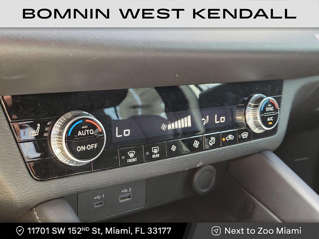 used 2023 Mitsubishi Outlander car, priced at $20,990