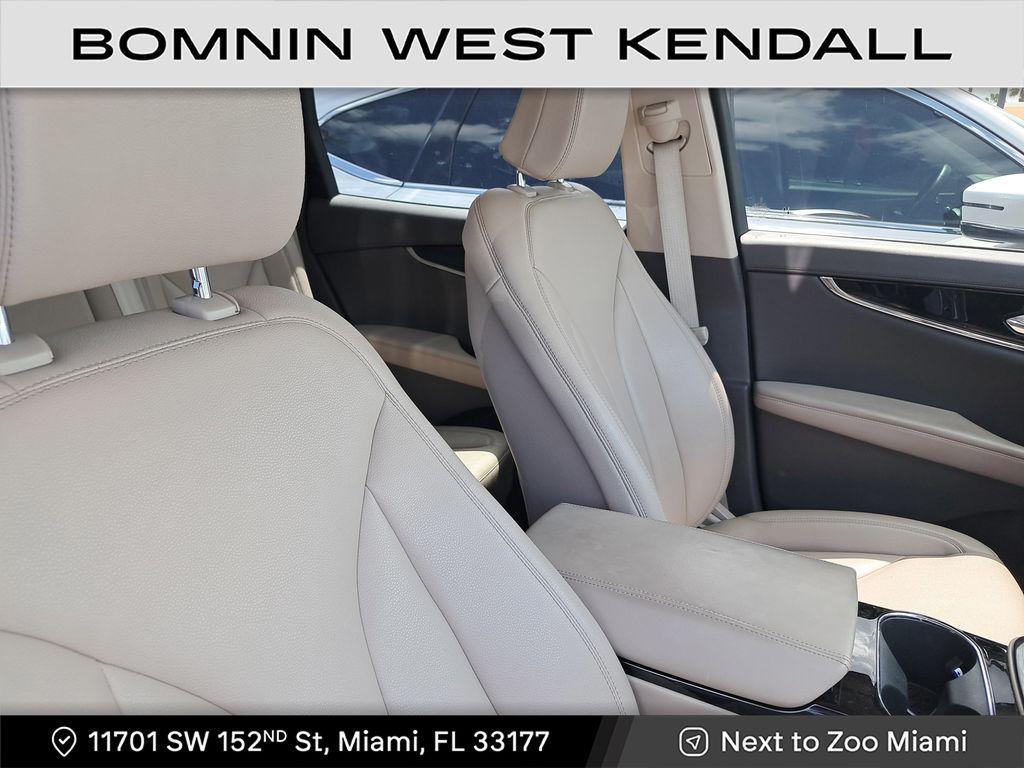 used 2023 Lincoln Nautilus car, priced at $29,990