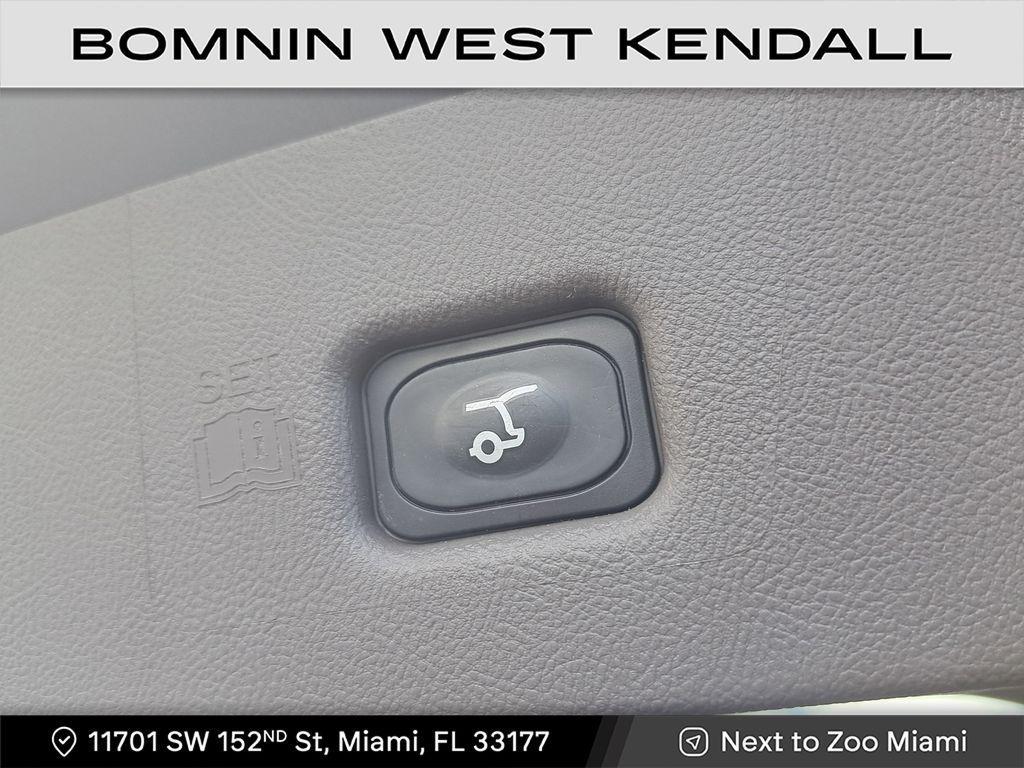 used 2023 Lincoln Nautilus car, priced at $29,990