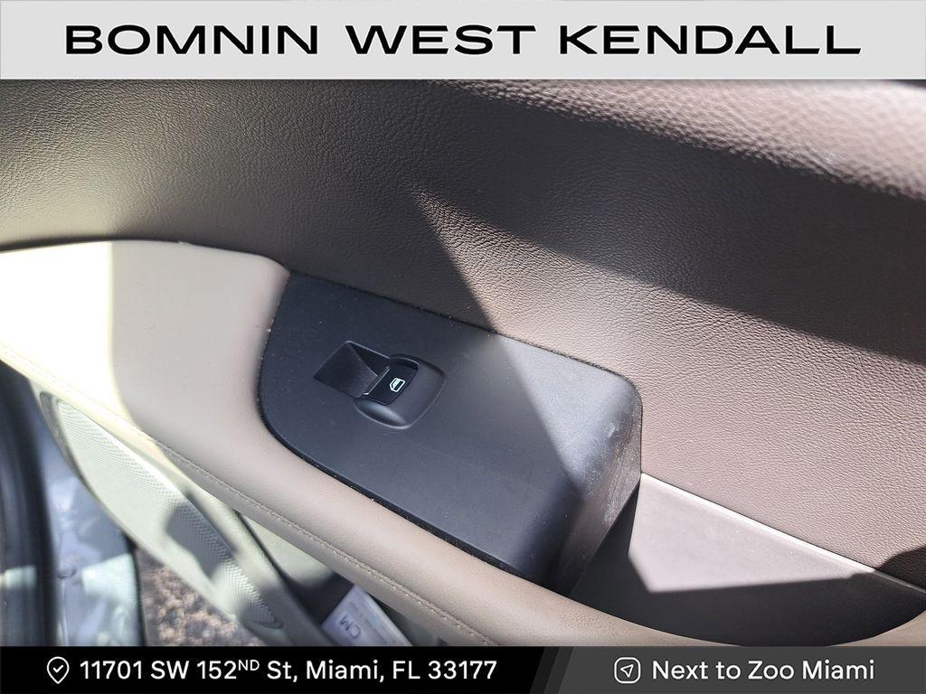 used 2023 Lincoln Nautilus car, priced at $29,990