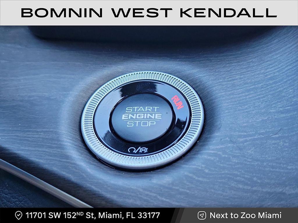 used 2025 Jeep Grand Cherokee car, priced at $36,490