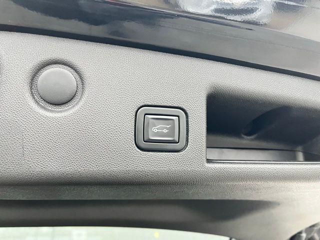 used 2022 Chevrolet Equinox car, priced at $25,989