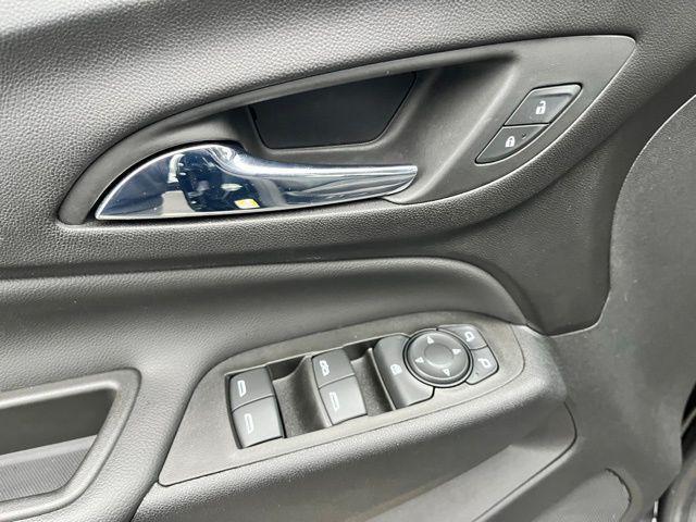 used 2022 Chevrolet Equinox car, priced at $25,989