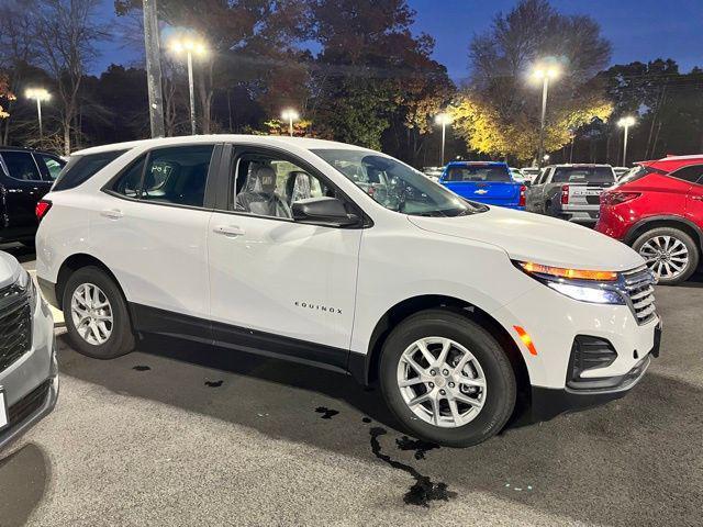 new 2024 Chevrolet Equinox car, priced at $24,612