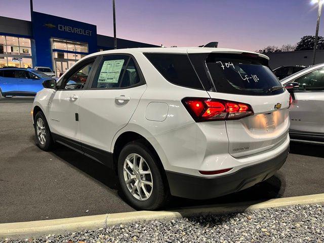 new 2024 Chevrolet Equinox car, priced at $24,612