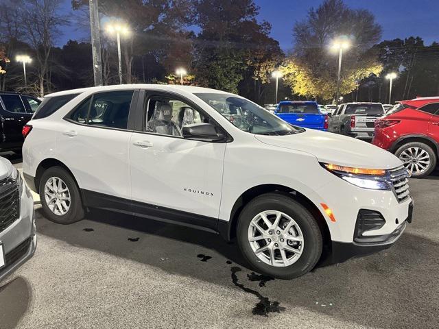 new 2024 Chevrolet Equinox car, priced at $28,095