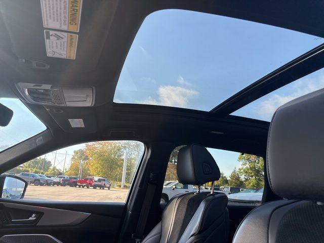 used 2022 Acura MDX car, priced at $38,589