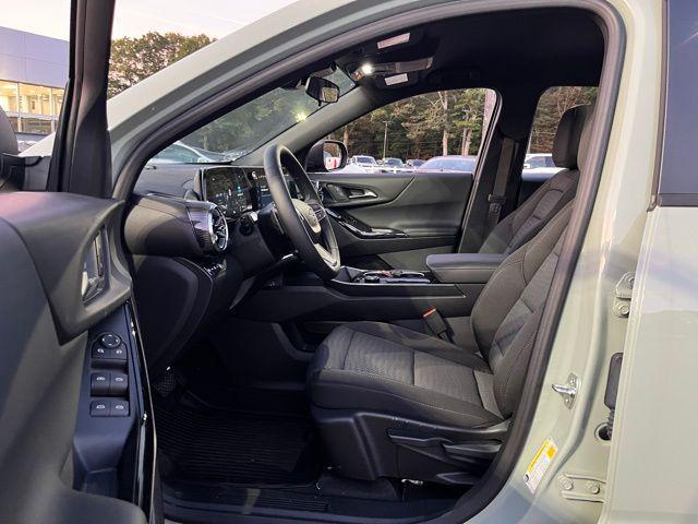 new 2026 Chevrolet Equinox car, priced at $33,725