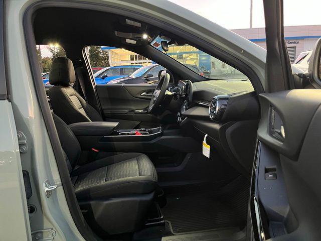 new 2026 Chevrolet Equinox car, priced at $33,725
