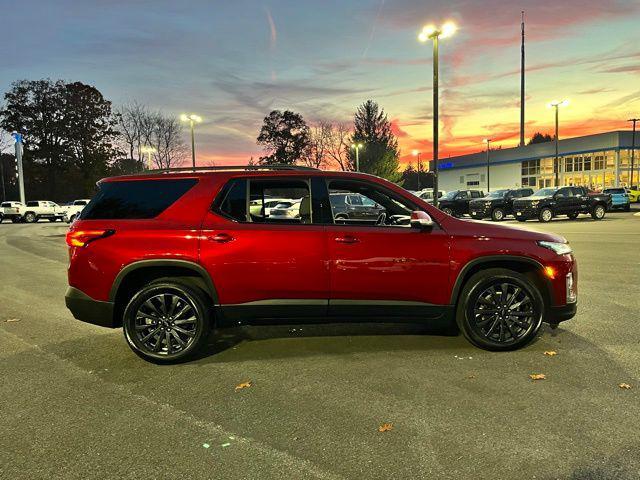 used 2024 Chevrolet Traverse car, priced at $44,989