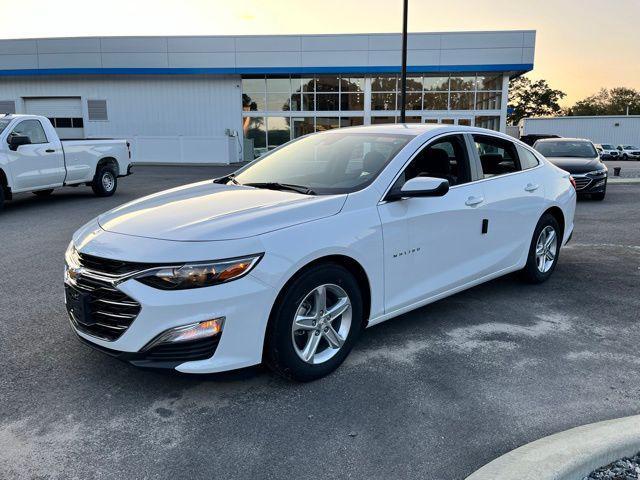 new 2024 Chevrolet Malibu car, priced at $23,945